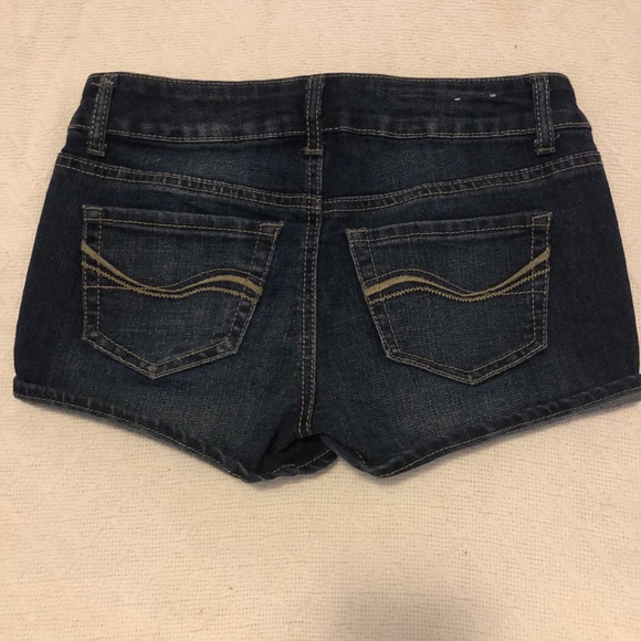 Shorts - Picture 3 of 3